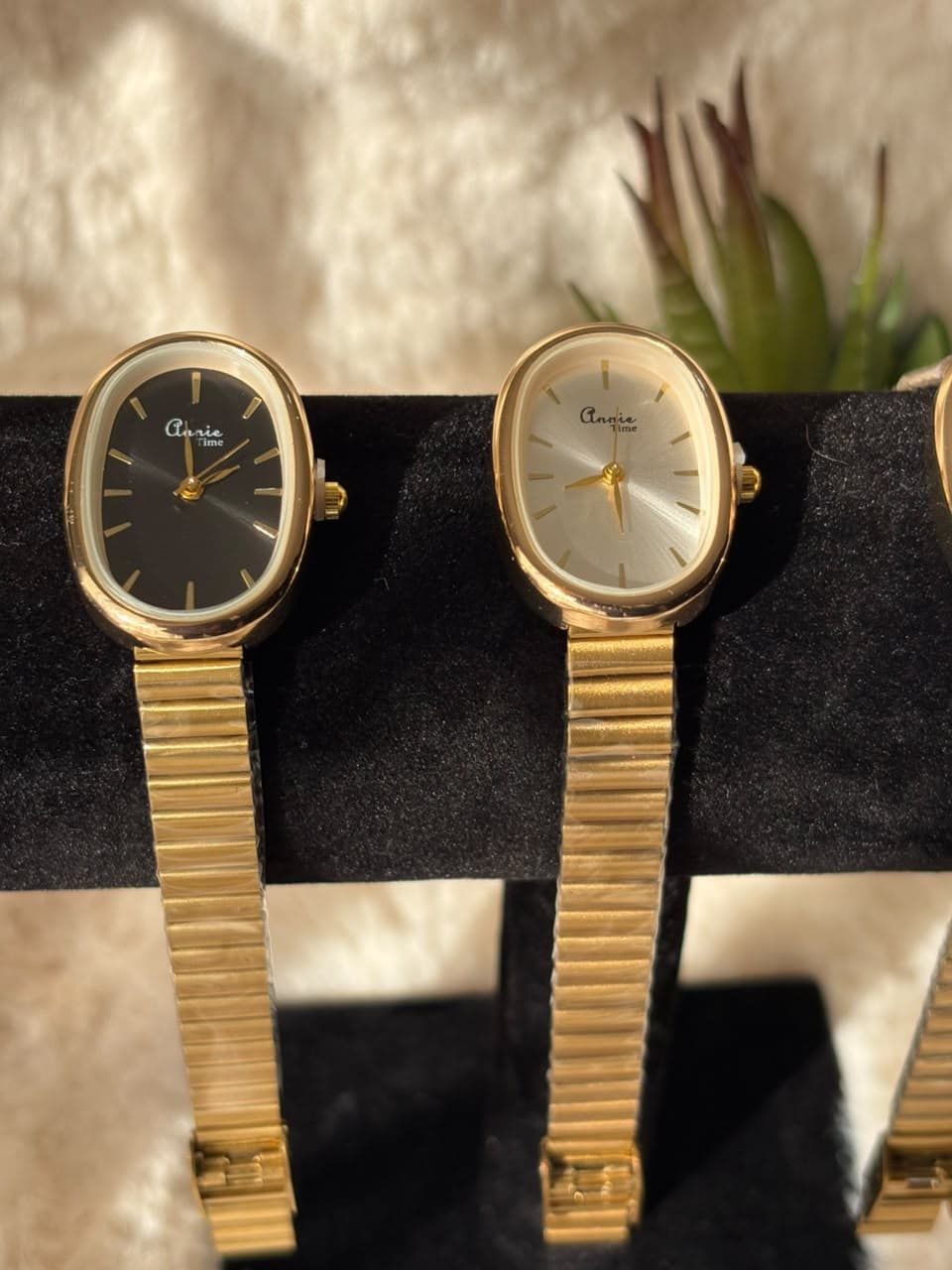 Gold Piece Elegant Watches